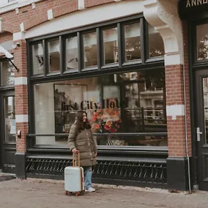 Boutique First Haga